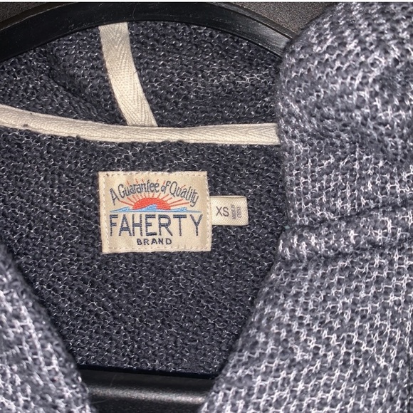 Faherty Whitewater Poncho in Granite size XS - Picture 3 of 12